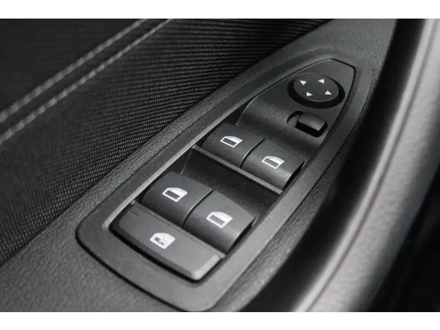 BMW X2 sDrive20i High Executive Automaat 2019 Benzine 28