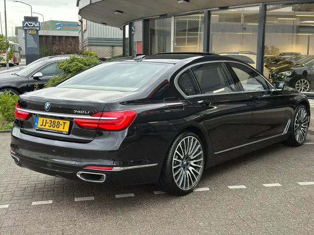 BMW 7 Serie 740Li High Executive 2016 Benzine 16