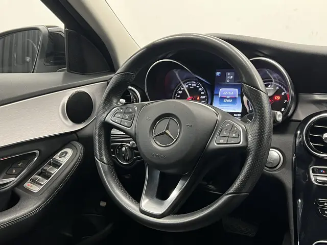 Mercedes-Benz C-Klasse 180 Premium 2018 Benzine 28