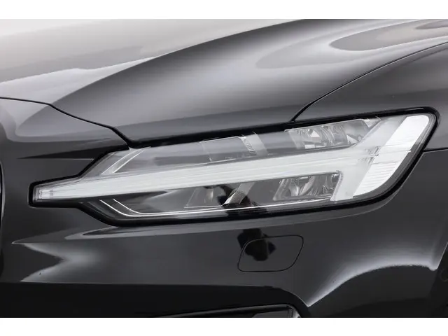 Volvo V60 T8 Recharge Ultra Dark 2025 Hybride Benzine 35