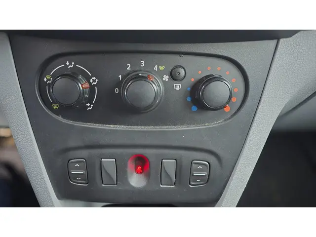 Dacia Logan MCV 1.2 16V 2014 Benzine 10