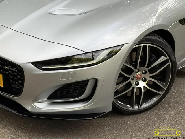 Jaguar F-Type P450 RWD R-Dynamic Black 2021 Benzine 48