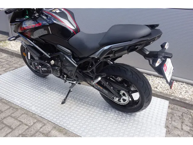 Kawasaki Versys 650 ABS 2022 Benzine 16