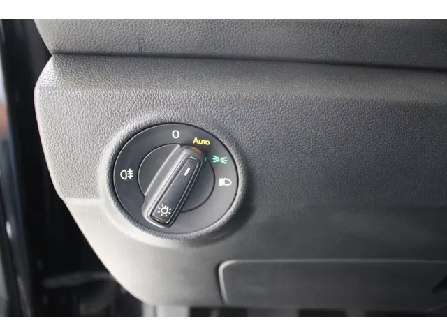 Volkswagen T-Roc 1.0 TSI Life 2025 Benzine 12