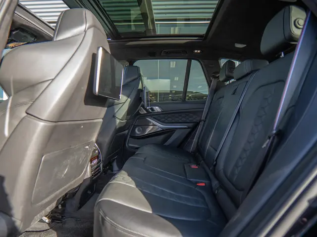 BMW X5 M Competition 2021 Benzine 18