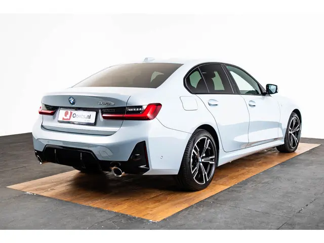 BMW 3 Serie 330e 2025 Hybride Benzine 53