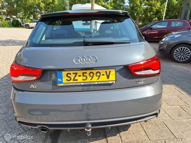 Audi A1 1.0 TFSI ADVANCE navi/s-line pakket 2018 Benzine 7