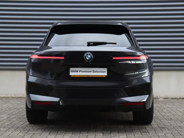BMW iX xDrive40 2022 Elektrisch 4