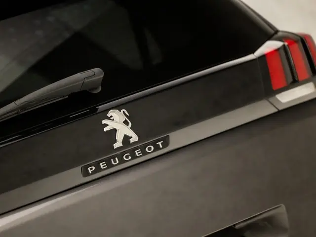 Peugeot 5008 1.2 PureTech Allure 2018 Benzine 29