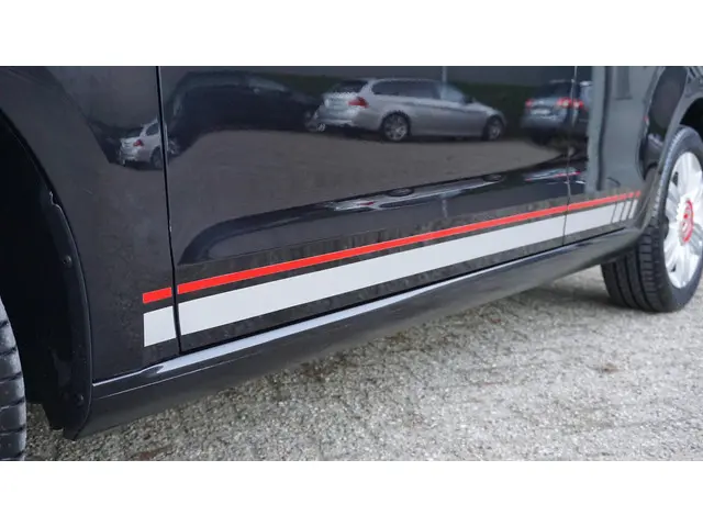 Volkswagen up! 1.0 TSI 90PK BMT up! Beats 2017 Benzine 43