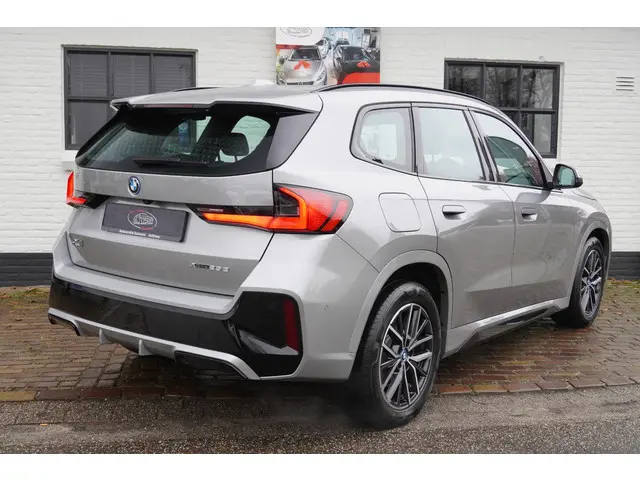 BMW X1 xDrive25e 2024 Hybride Benzine 7