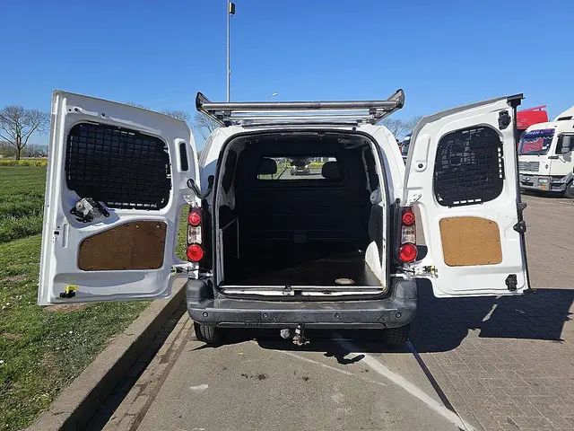 Citroën Berlingo 1.6 2017 Diesel 11
