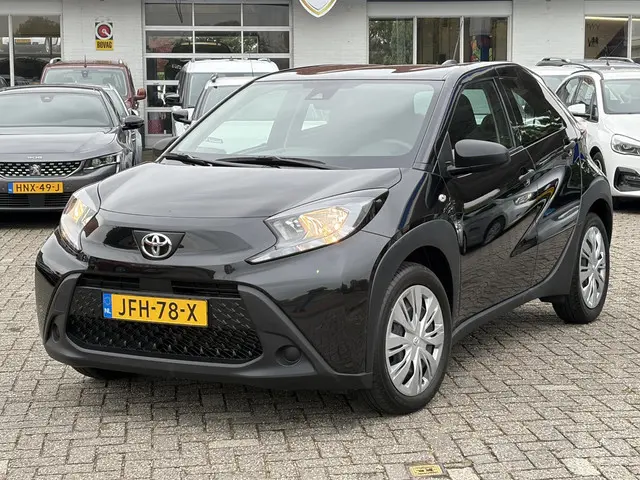 Toyota Aygo X 1.0 VVT-i MT Play 2024 Benzine 2