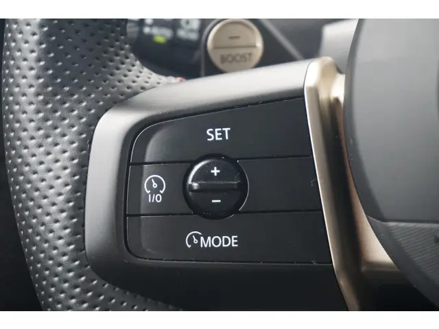 MINI 5-Deurs Cooper 2024 Benzine 12