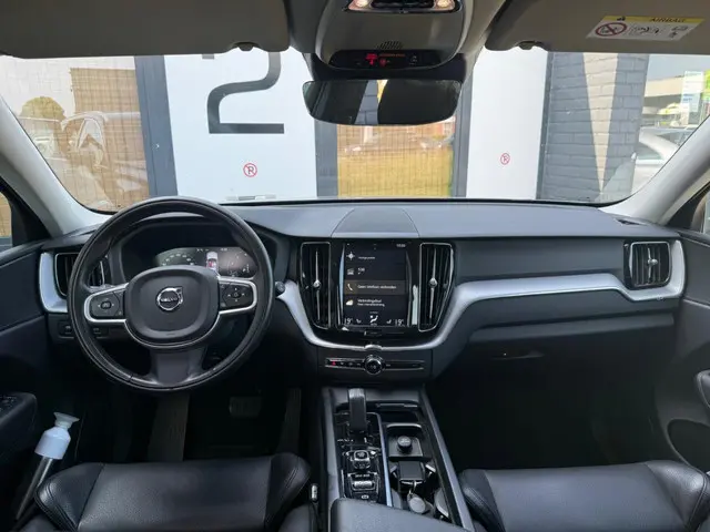 Volvo XC60 2.0 B5 Momentum Pro 2020 Benzine 4
