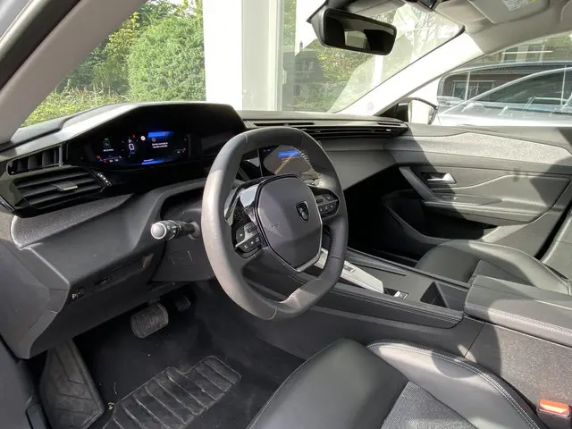 Peugeot 308 SW 1.2T 130pk Automaat Allure 2024 Benzine 15