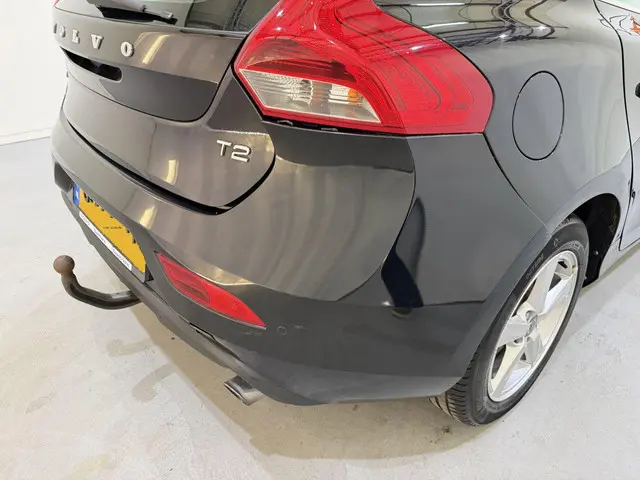 Volvo V40 V-40 1.6 T2 Momentum Navi 2014 Benzine 8