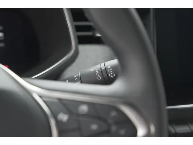 Renault Clio TCe 90 GPF techno 2025 Benzine 37