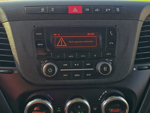 Iveco Daily 35S14V 2.3 352L H2 2022 Diesel 15