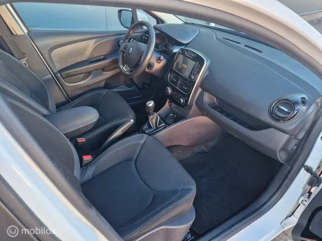 Renault Clio Estate 0.9 TCe Zen 2017 Benzine 12
