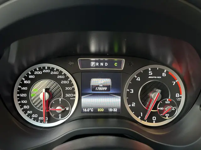 Mercedes-Benz A-Klasse AMG 45 4MATIC 2014 Benzine 30