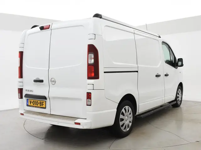 Opel Vivaro 2