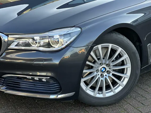 BMW 7 Serie 750i xDrive High Executive 2016 Benzine 9