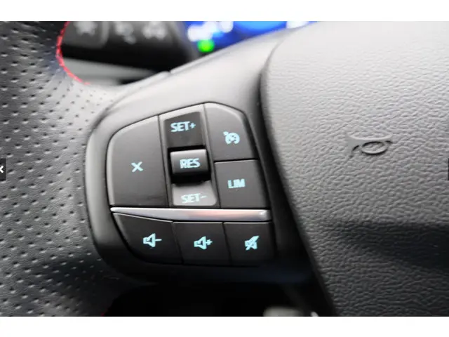 Ford Kuga 2.5 PHEV ST-Line 2024 Hybride Benzine 9