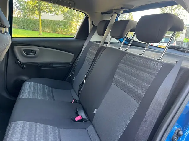 Toyota Yaris 1.5 Hybrid Now 2016 Hybride Benzine 7