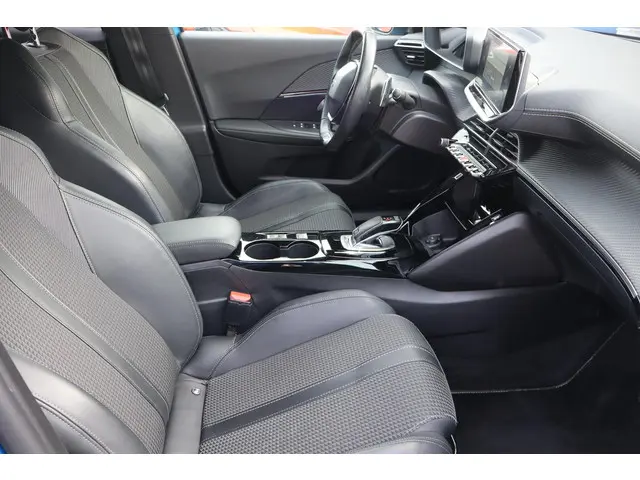 Peugeot 2008 1.2 PureTech GT 2021 Benzine 13