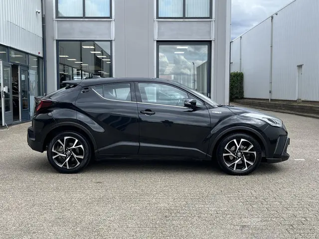 Toyota C-HR 3