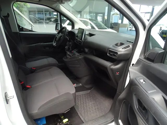 Opel Combo 1.5D L2H1 Maxi Edition, 3 zits 2021 Diesel 21