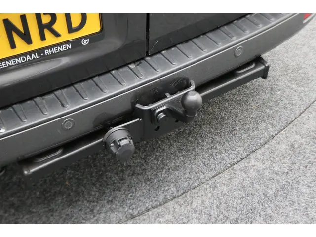 Ford Transit Custom 300 2.0 TDCI L2H1 DC 2020 Diesel 33