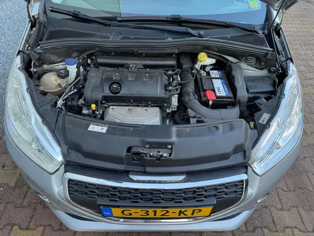 Peugeot 208 1.4 VTi Access ( AIRCO + 5 DRS ) 2012 Benzine 10