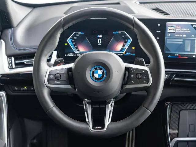 BMW X1 xDrive25e 2025 Hybride Benzine 8