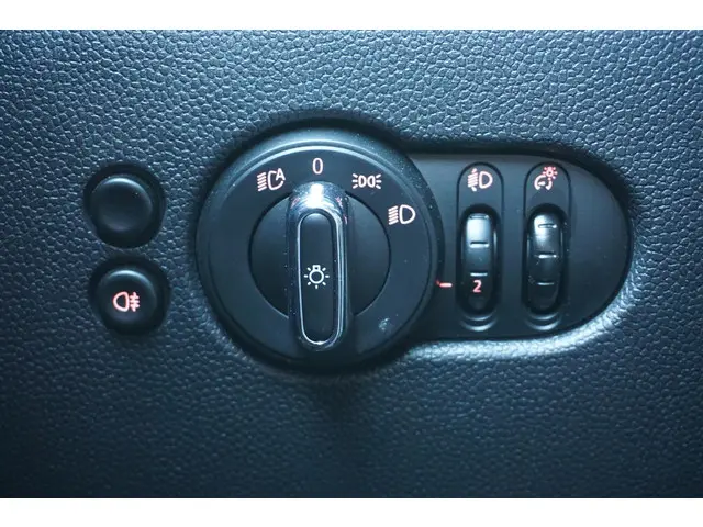 MINI 3-Deurs Cooper 2023 Benzine 31