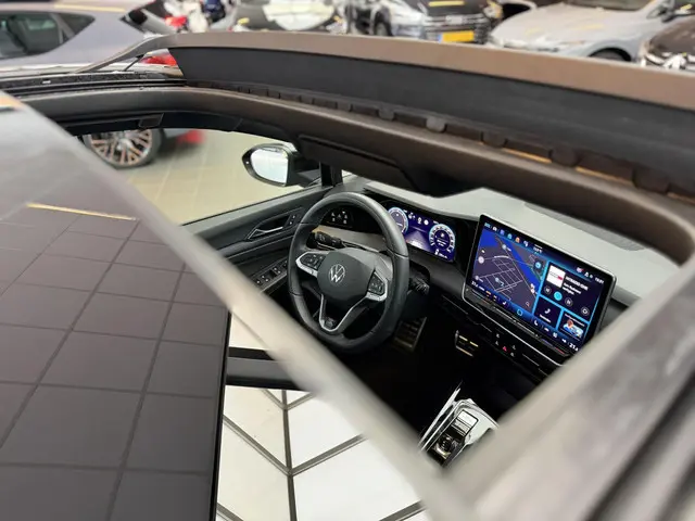 Volkswagen Golf 1.5 R Line 2025 Hybride Benzine 3