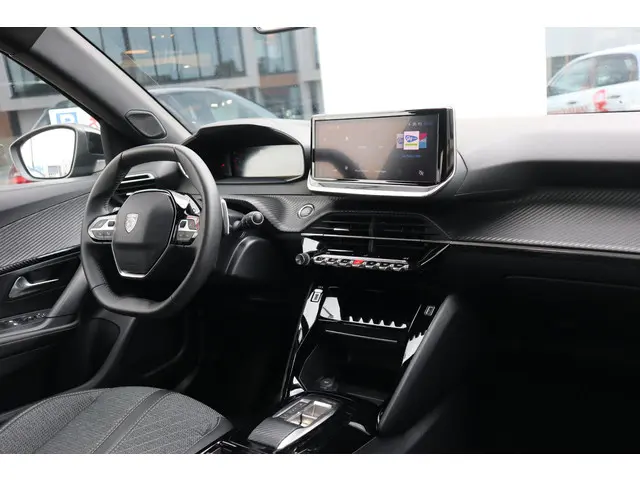 Peugeot 2008 1.2 HYBRID 136 GT 2024 Hybride Benzine 25