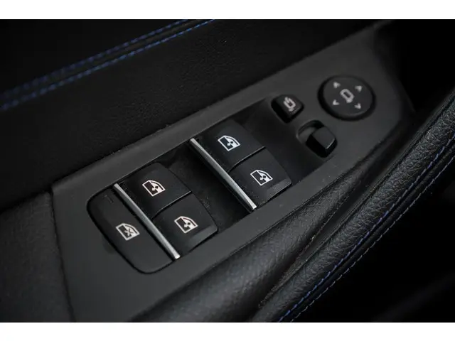 BMW 5 Serie 530e High Executive 2022 Hybride Benzine 15