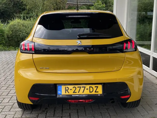 Peugeot 208 1.2T 100pk Allure Pack Automaat 2022 Benzine 23