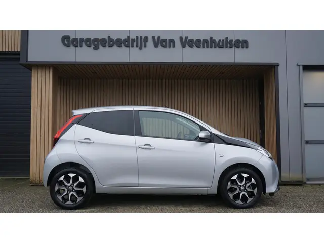 Toyota Aygo 1.0 VVT-i 72pk x-joy 5Drs 2020 Benzine 3