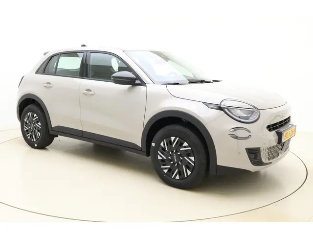 Fiat 600 1.2 Hybrid Urban 2025 Hybride Benzine 8