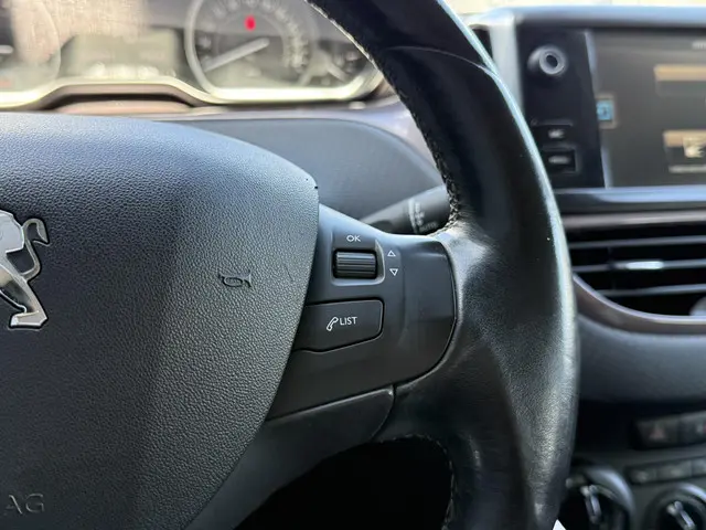 Peugeot 2008 1.2 PureTech Style 2015 Benzine 16