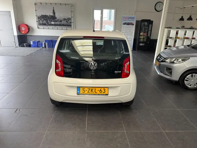 Volkswagen up! 1.0 move up! BlueMotion 2015 Benzine