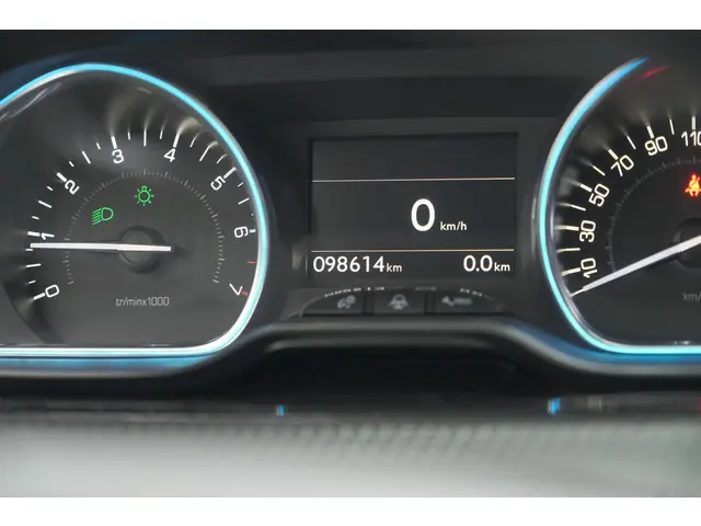 Peugeot 2008 PureTech 110 Allure 2018 Benzine 34