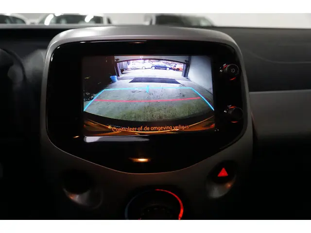 Toyota Aygo 1.0 VVT-i x-sport 2016 Benzine 12