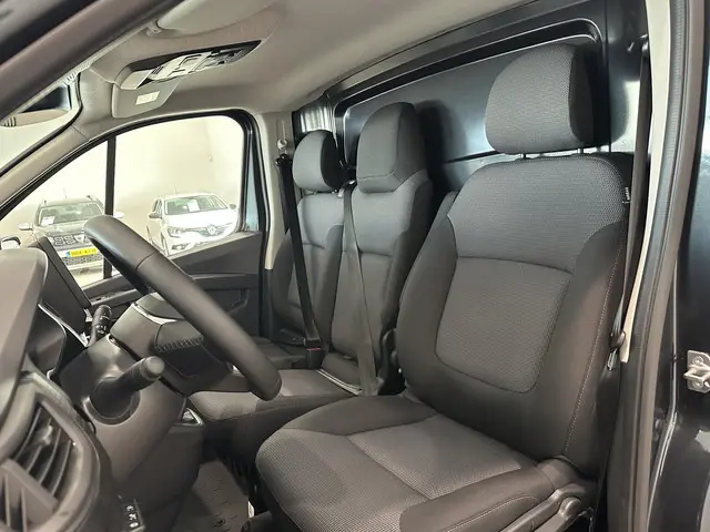 Renault Trafic L2H1 2.0 dCi 130 T30 Advance 2024 Diesel 7