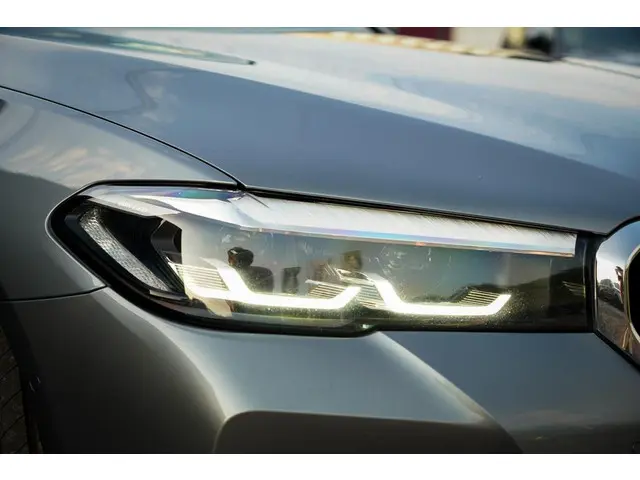 BMW 5 Serie 530e High Executive 2022 Hybride Benzine 10