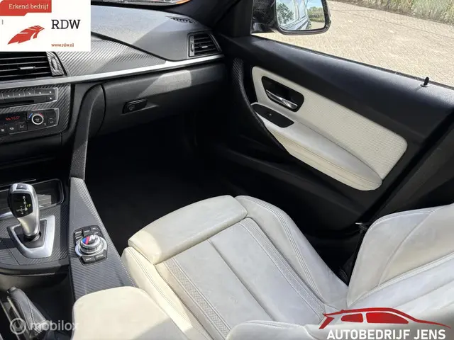 BMW 3 Serie 328i High Executive 2013 Benzine 15