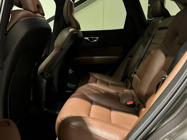 Volvo XC60 2.0 T8 AWD Momentum Pro 2020 Hybride Benzine 15